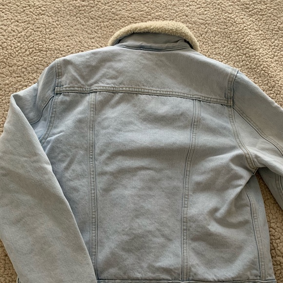 NWOT Levi’s Original Sherpa Trucker Jacket - Picture 6 of 6